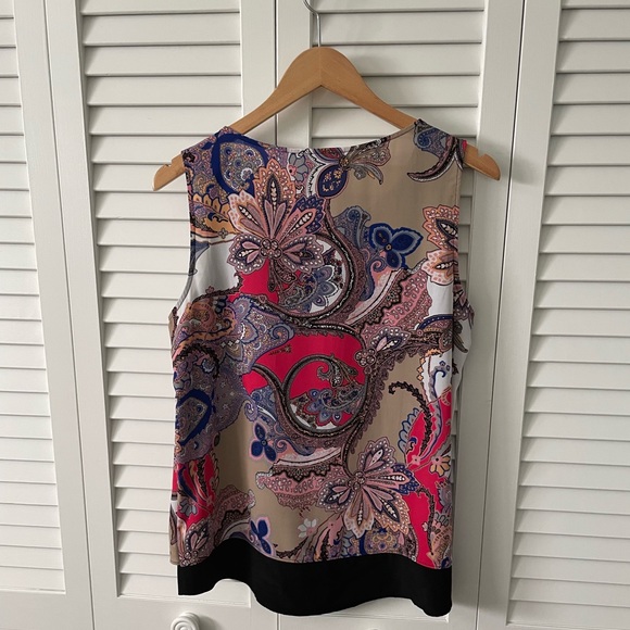 Dana Buchman multicolor paisley blouse with laser cutout overlay on the front. - Picture 4 of 12
